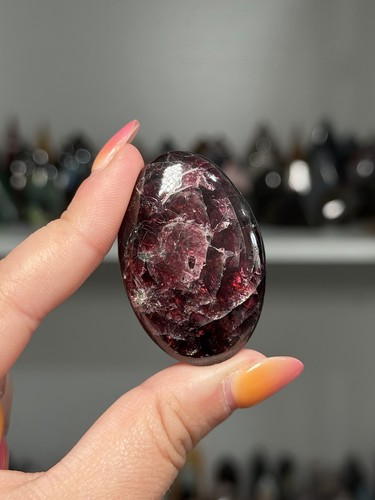 Gemmy rhodolite garnet - rhodolite,
