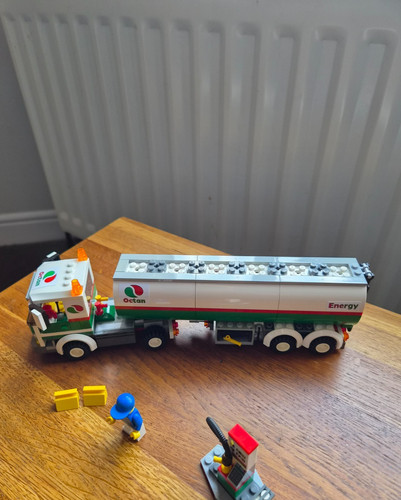 Lego city 3180 tanker truck - lego,