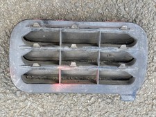 Mercedes SL R129 W124 Boot Vent with rubber flaps All fixing points intact