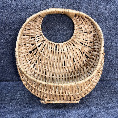 Vtg wicker wall hanging - vtg,