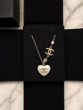 Necklace chocker chanel pearl - necklace/chocker,