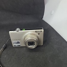 Silver Nikon COOLPIX S6000