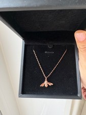 Rose gold Lily Rose bee