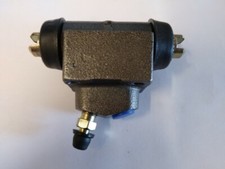 HILLMAN AVENGER 1500 AND 1500