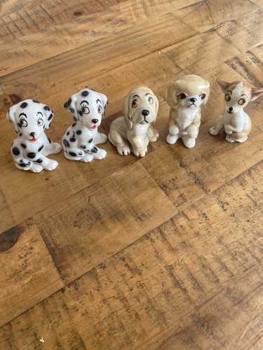 Wade dog figures - dog, ￼