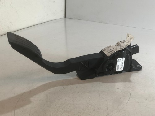 2011 ford focus accelerator - 2011,