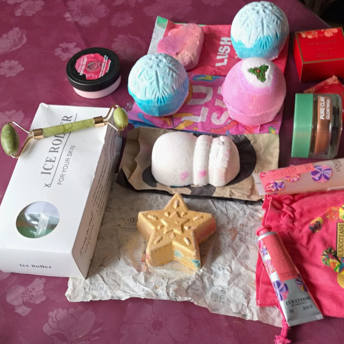 Lush bath bombs - bath, +