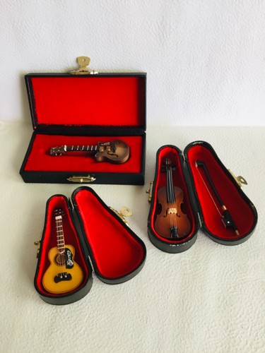 Dolls house scale musical - dolls, 1:12
