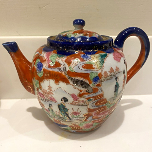 Ant kutani japanese porcelain - ant,