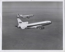 TWA LOCKHEED TRISTAR L-1011 FORMATION VINTAGE ORIGINAL MANUFACTURERS PHOTO