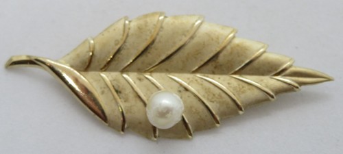 Gold colour gilt metal - , &