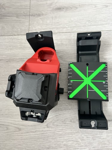 Milwaukee m12 3pl 12v green - 12v,