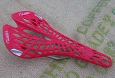 VERTU Bicycle Saddle - Red -
