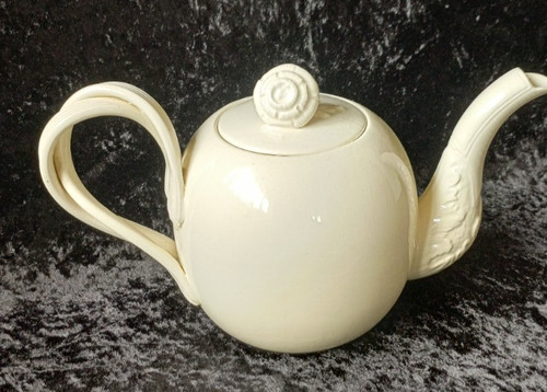 Royal creamware pint teapot - creamware, 1
