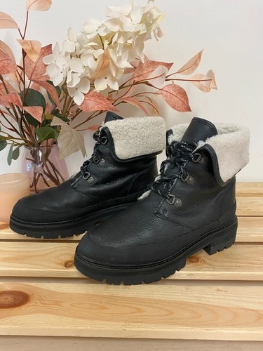 Women clarks black leather - women’s,