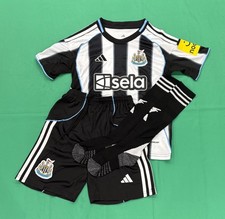 25/26 newcastIe kids home kit 12-13yrs