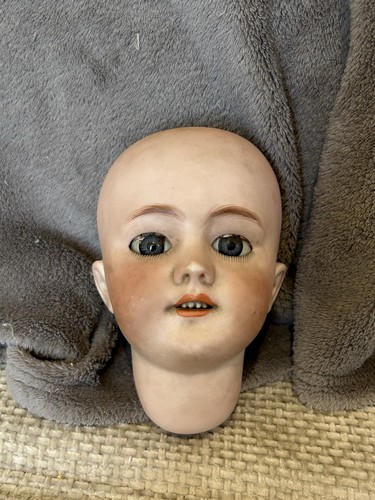Lovely antique dep twin - lovely, head