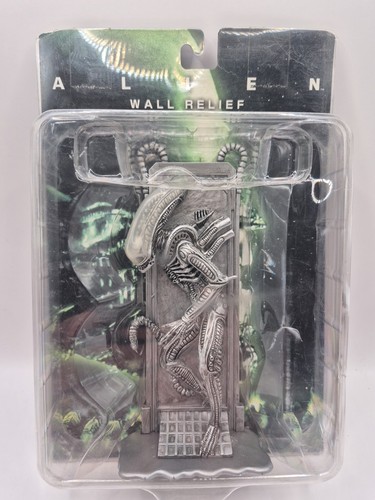 Alien standing - alien,