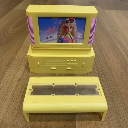 Sindy doll cabinet 1993 - doll,