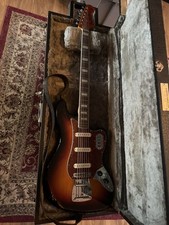 SQUIER Classic Vibe Bass VI