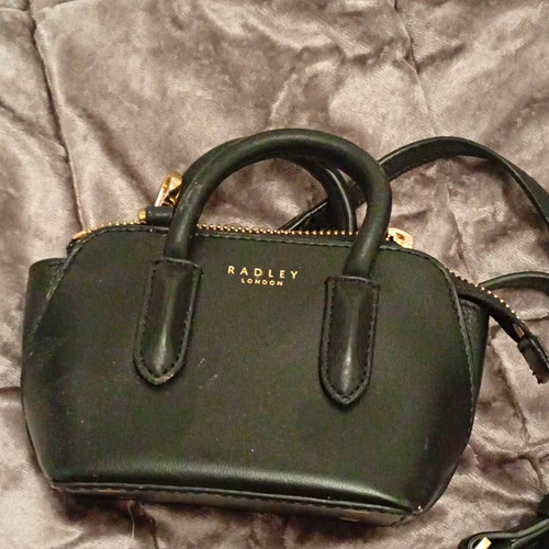 Radley london black pebbled - black,