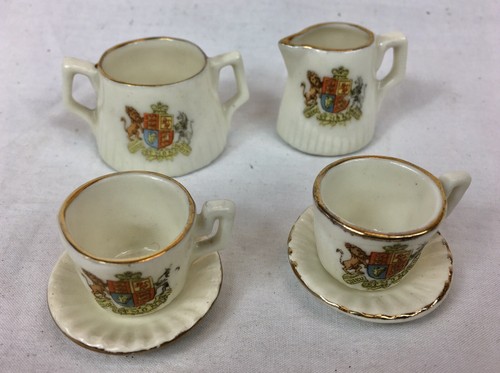 Crested china dieu - crested, mon