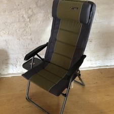 Quest Elite Vienna Chair with Side Table Fishing Chair Garden Chair Lounger