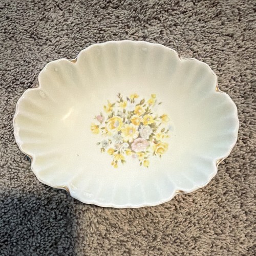 Lefton china 7686 - 7686, oval
