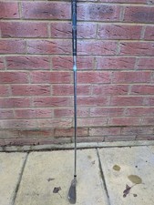 a DUNLOP MAX Men 8-Iron Steel
