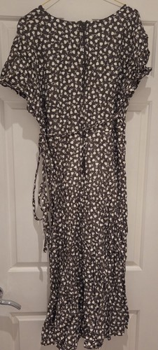Brown tulip pattern - brown,