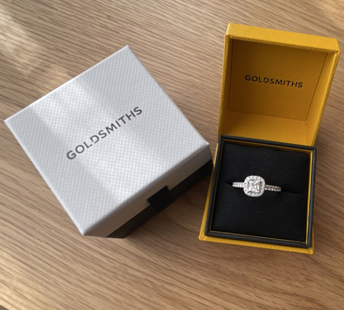 Goldsmiths diamond halo - goldsmiths,