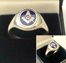 MASONIC HALLMARKED SILVER SQUARE & COMPASS WITH THE G. SECRET SWIVEL RING SIZE Z