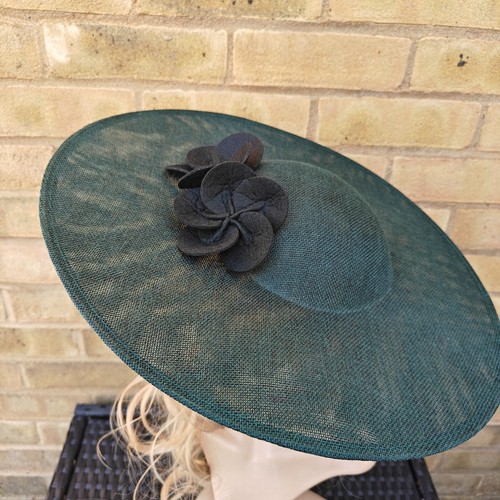 Dark green black flower wide - dark,