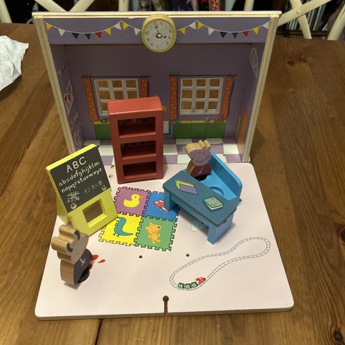 Peppa pig wooden school - wooden,