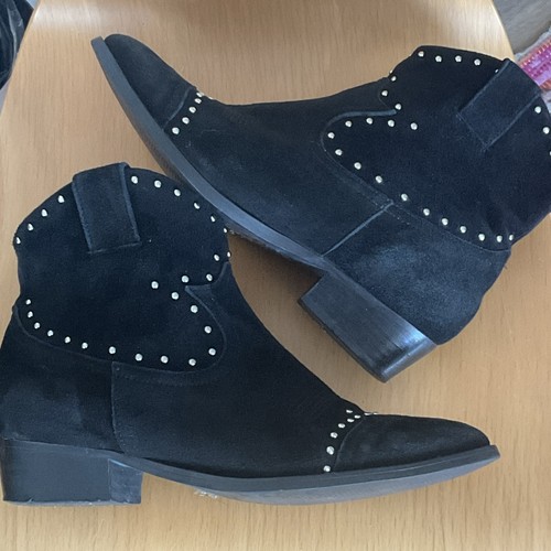 Black western boots - western, with
