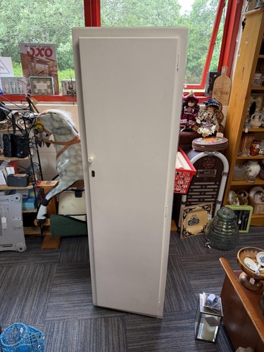 Retro white wooden pantry - retro,