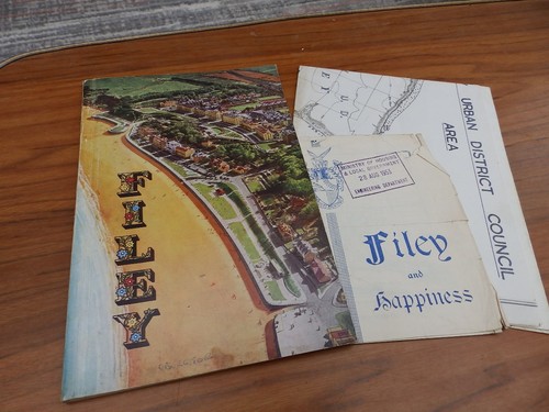 Filey holiday guide with fold - filey,