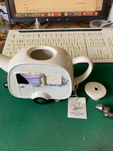 The tea pottery caravan - tea,