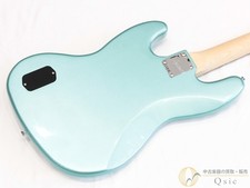 Squier by Fender Squier by