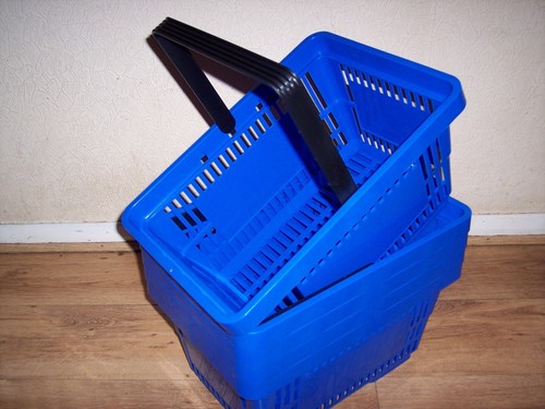 Plastic shopping baskets - 5,