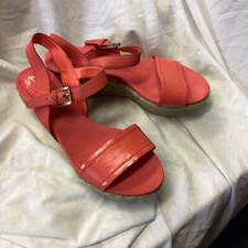 Clarks UK6 EU39 US8 coral Onslow Beat leather wedge sandals