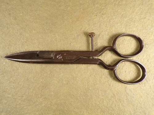 Roberts razor antique - r., j.