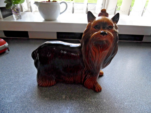 Vintage pekinese dog figurine - vintage, figurine.