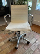 Office Chair Eames style