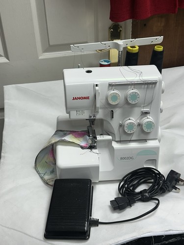 Janome 8002dg overlocker - janome,