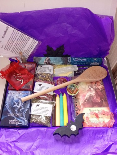 Witchy hamper job lot 20 - lot,