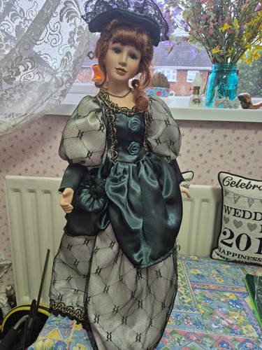Porcelain collector doll - collector, lot
