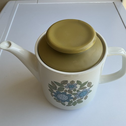 Meakin large tea pot - j&g,