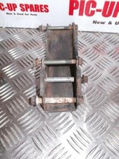 2006 YAMAHA YBR 125CC 4 STROKE ENGINE MOUNT BRKTS  WITH BOLTS 0000252921