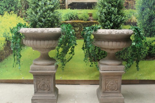 Pair victorian urns on - of,